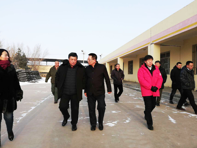 公司董事長(zhǎng)張喜慶一行到新疆檢查指導(dǎo)工作